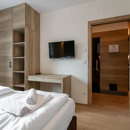 Apart33 2-3a Apartment *